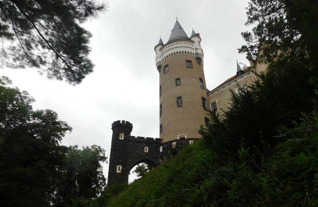 Zámek Žleby 15